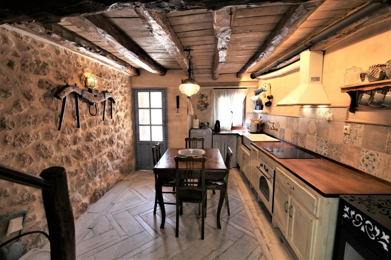 Willa Wabisabi Townhouse Montejo de la Vega de la Serrezuela Zewnętrze zdjęcie